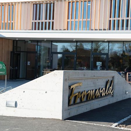 Hubertushof Fromwald Hotel Und Gasthof Bad Fischau Exterior foto