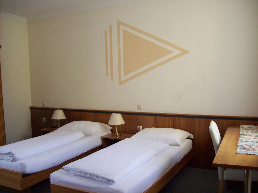 Hubertushof Fromwald Hotel Und Gasthof Bad Fischau Quarto foto