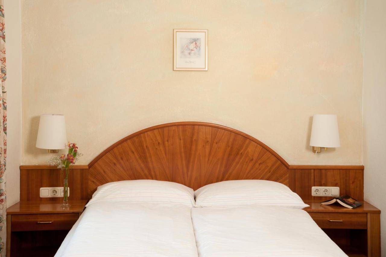 Hubertushof Fromwald Hotel Und Gasthof Bad Fischau Quarto foto
